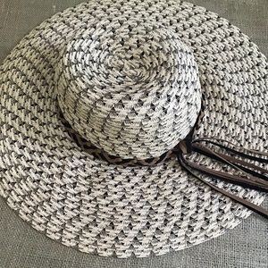 STRAW HAT 🎩 WITH RAWHIDE BAND